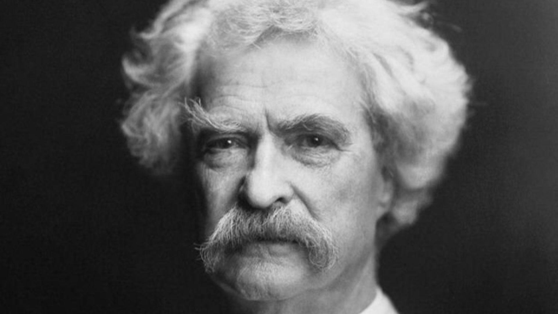 20. Mark Twain avait prédit que sa mort coïnciderait avec le passage de la comète de Halley