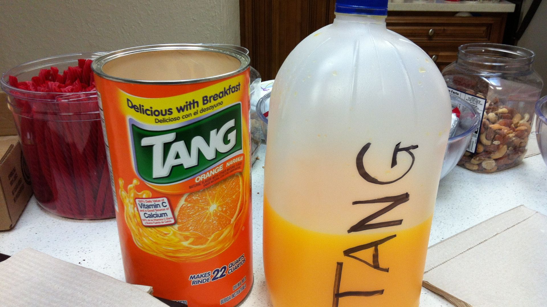 10. Tang et crackers