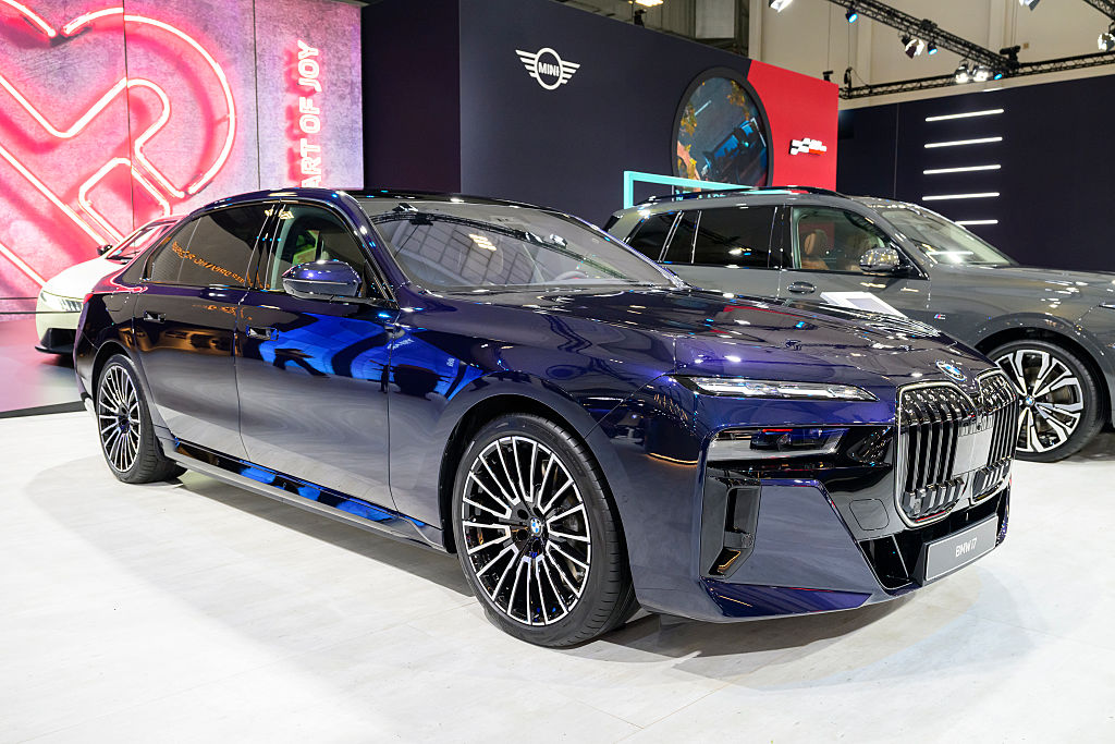 BMW i7