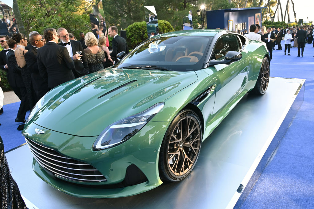 Aston Martin DB12