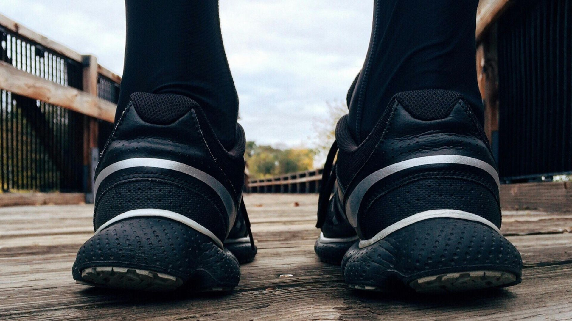 16. Chaussures à talons écrasés à l'arrière