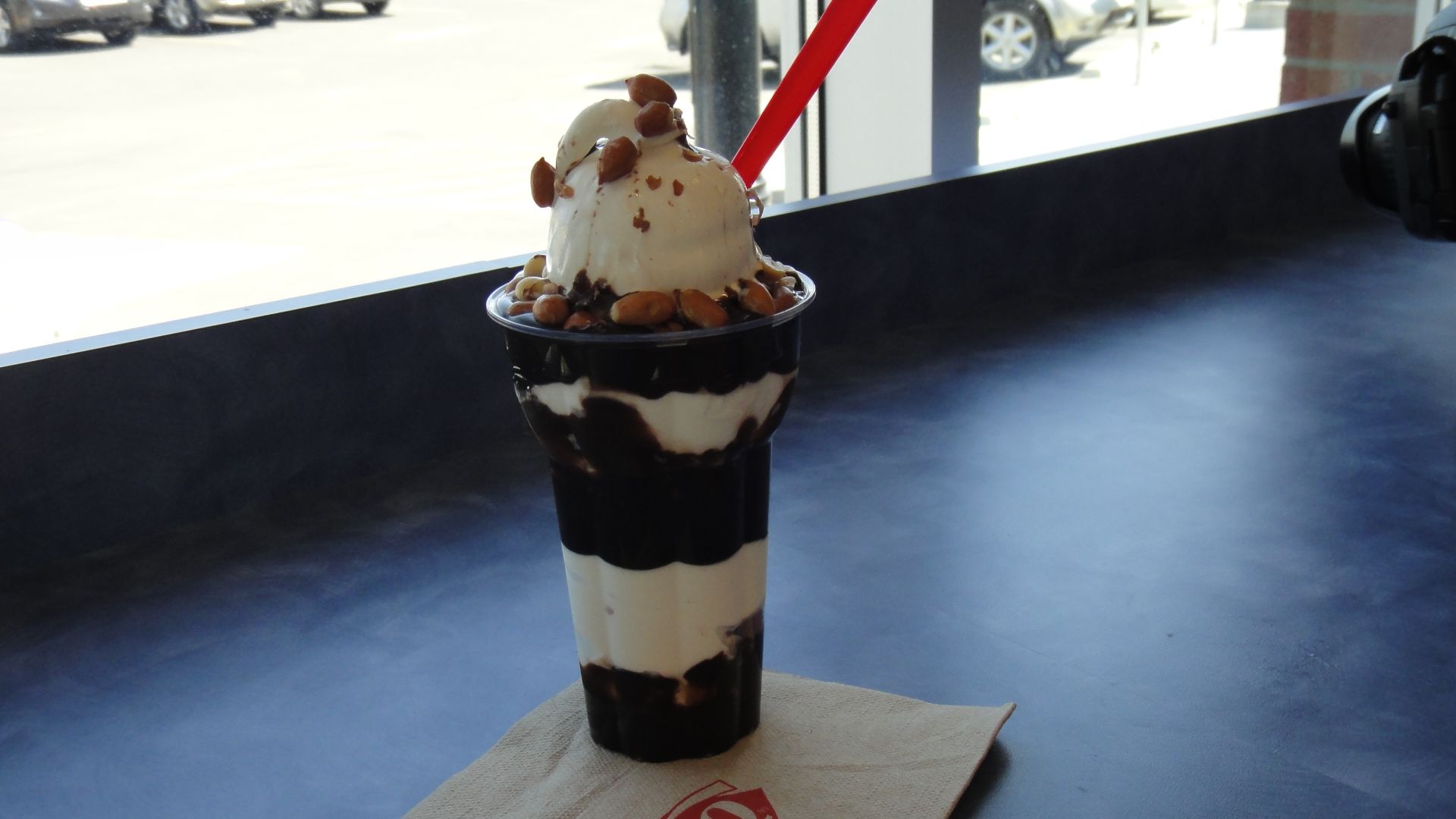 10. Coupe glacée au caramel chaud