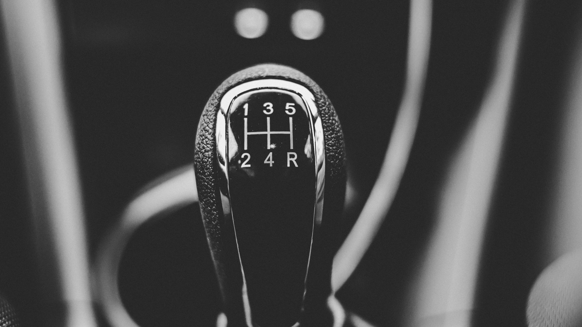 20. Démarrer une voiture à boîte manuelle en la poussant
