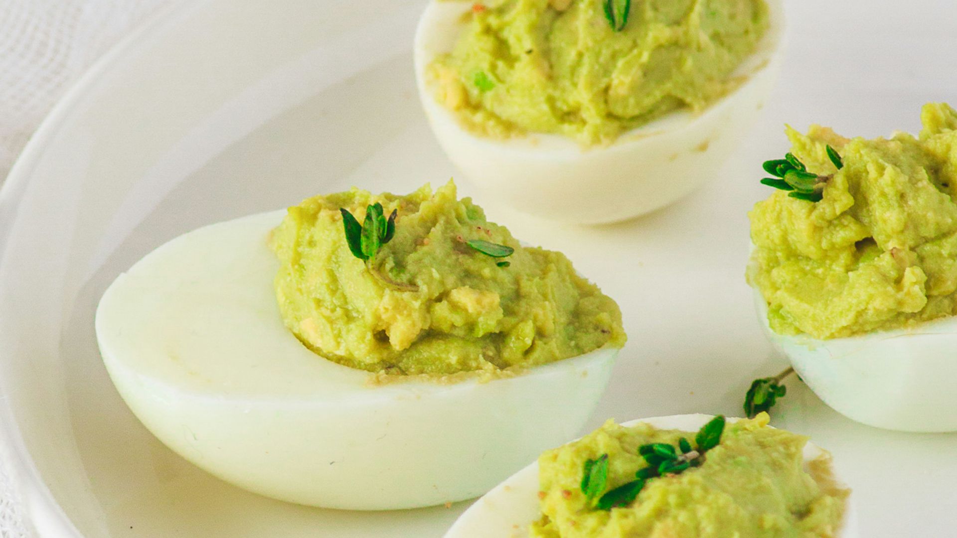 11. Œufs mimosa à l'avocat