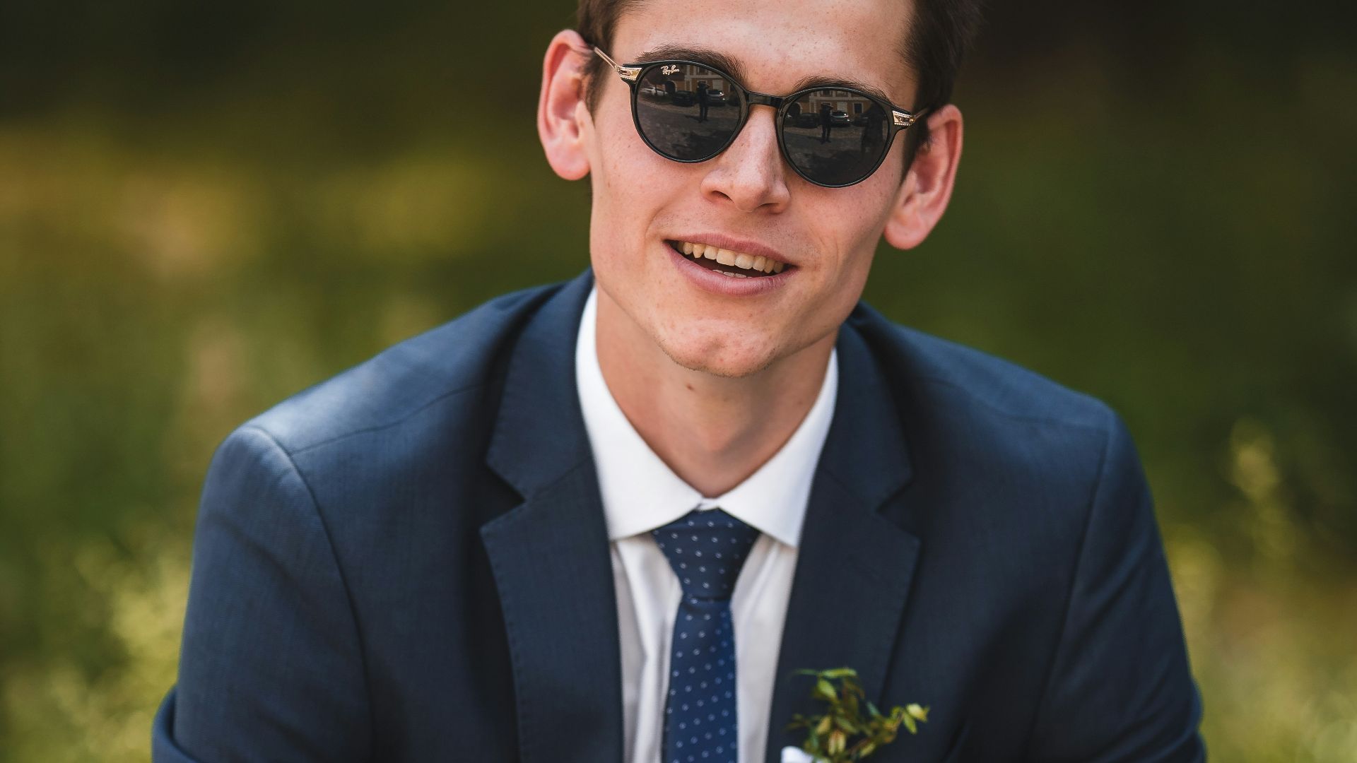 6. Lunettes de soleil pendant la cérémonie