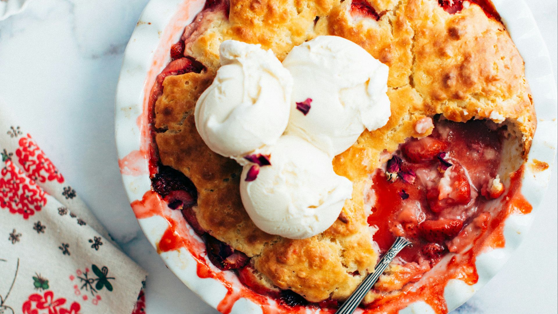 10. Cobbler aux fruits rouges