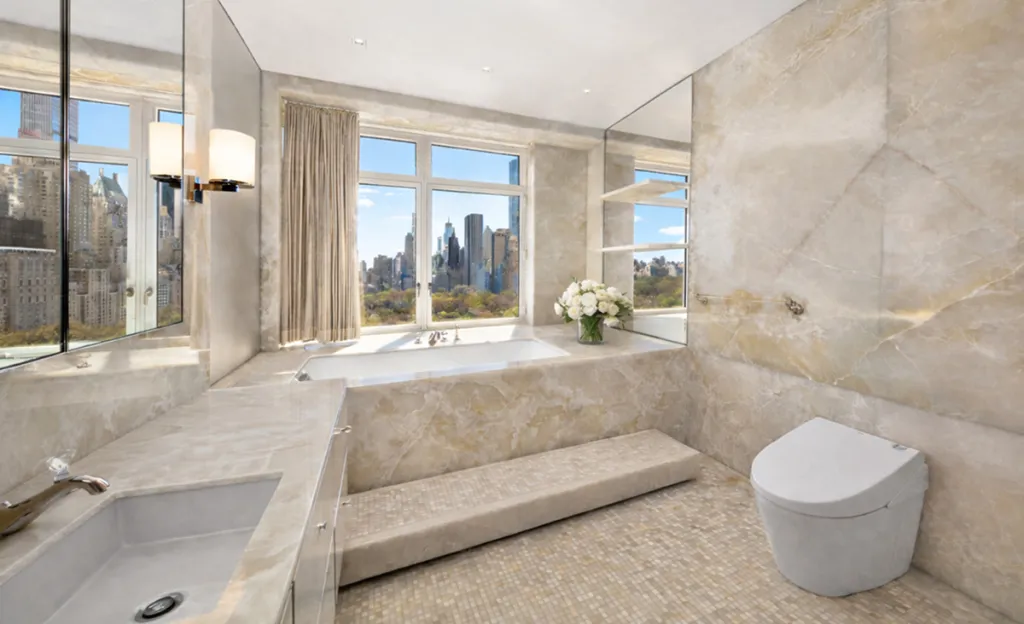 La salle de bain principale