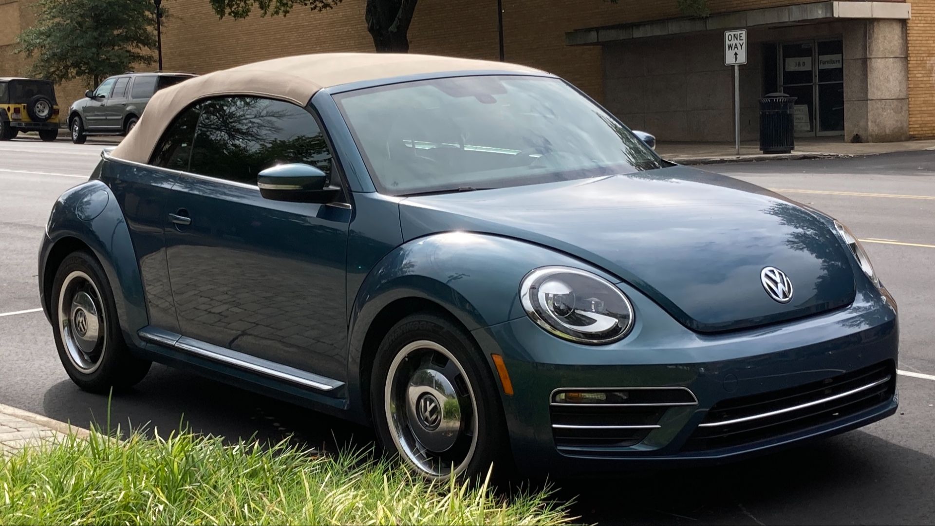 13. Volkswagen Beetle Cabriolet