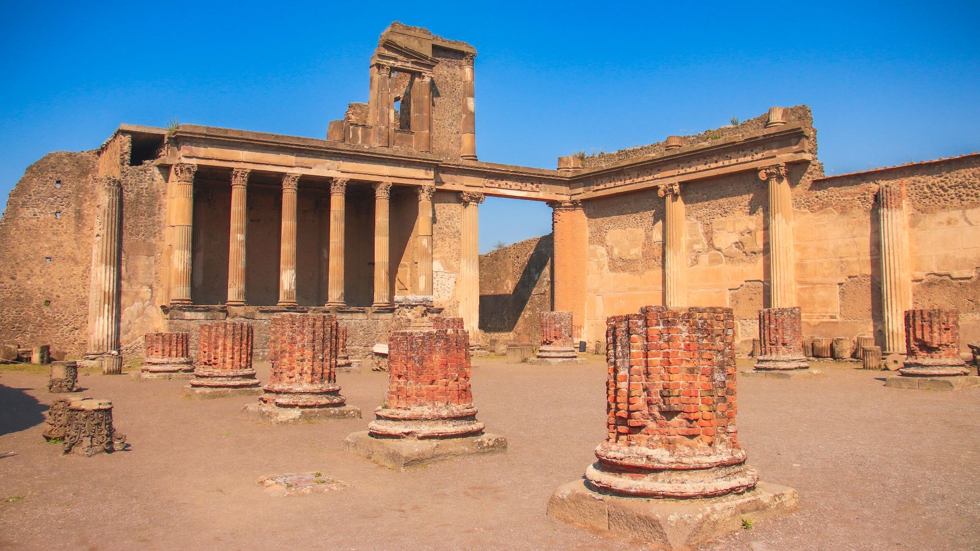 17. Un empereur romain assistait à des combats de gladiateurs alors que l'ancienne Pompéi existait encore