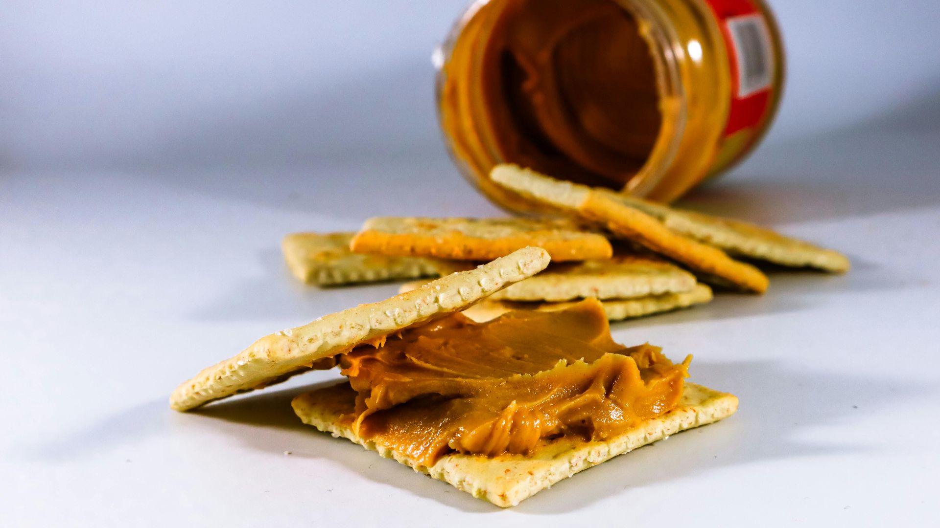 1. Crackers Saltine au beurre de cacahuète