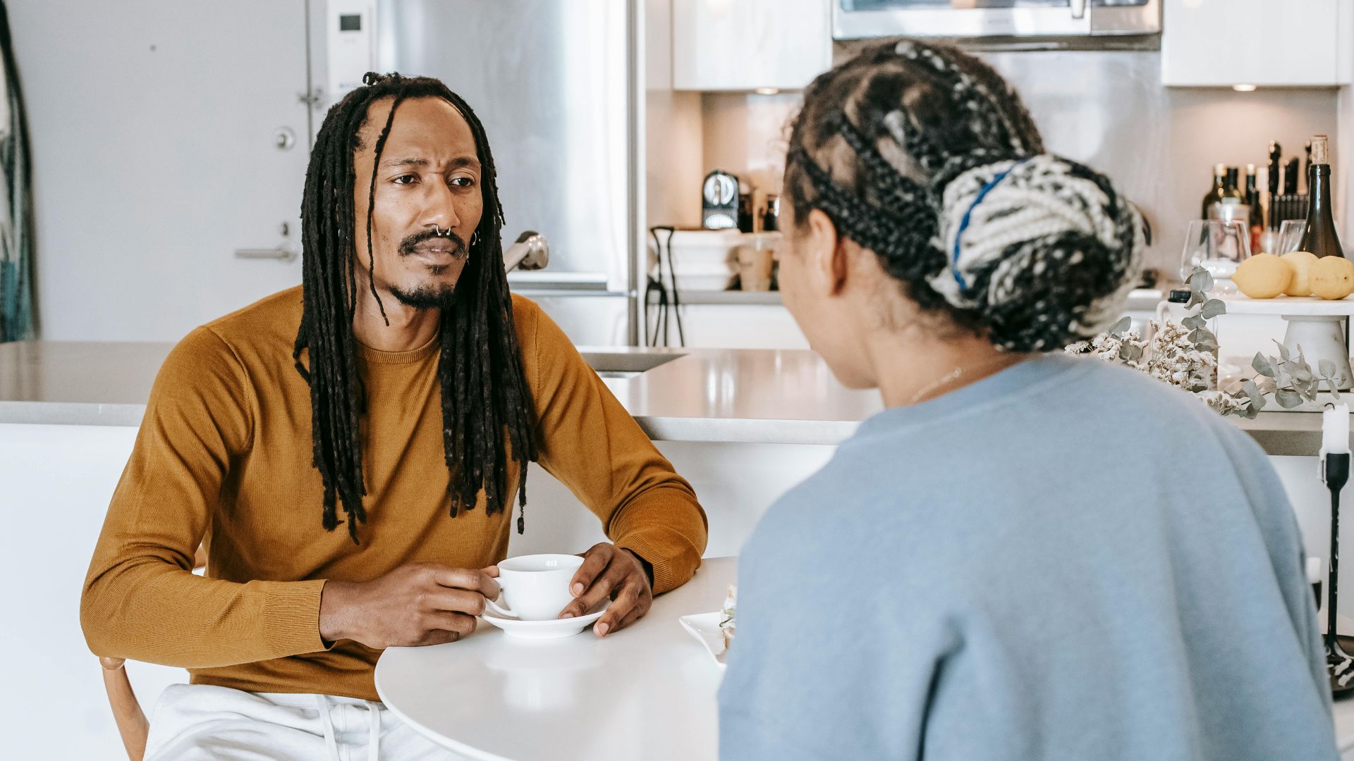 5. Ils posent des questions qui semblent anodines, mais qui ne le sont pas