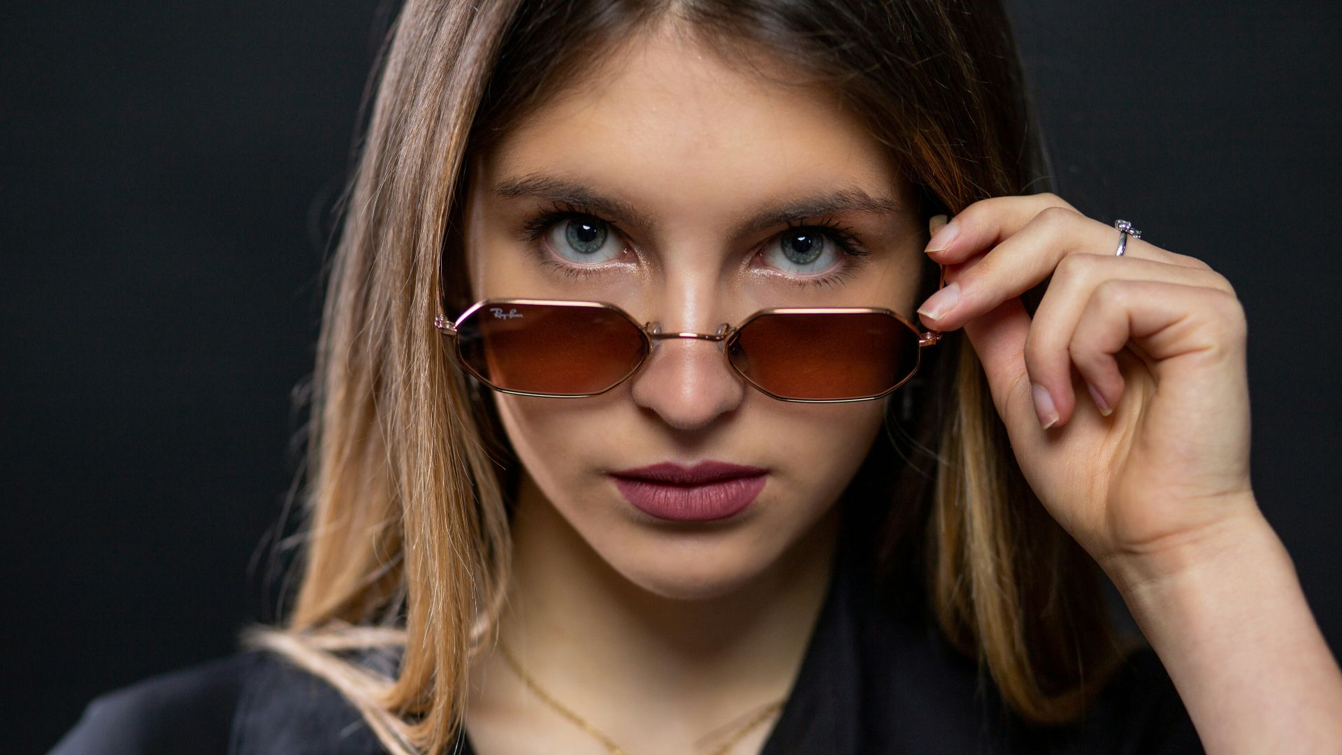 3. Petites lunettes de soleil
