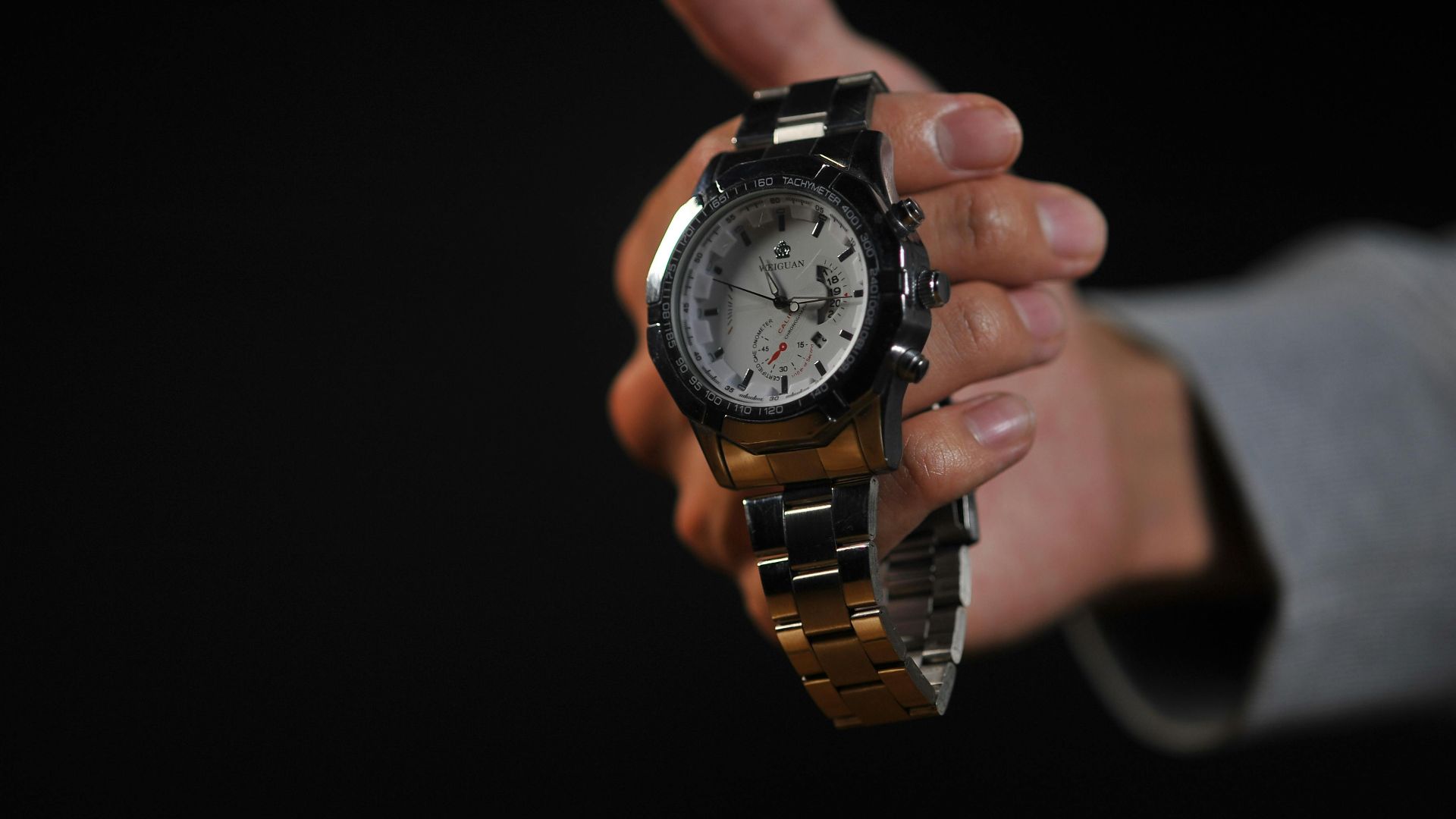 1. Une montre épurée et structurée