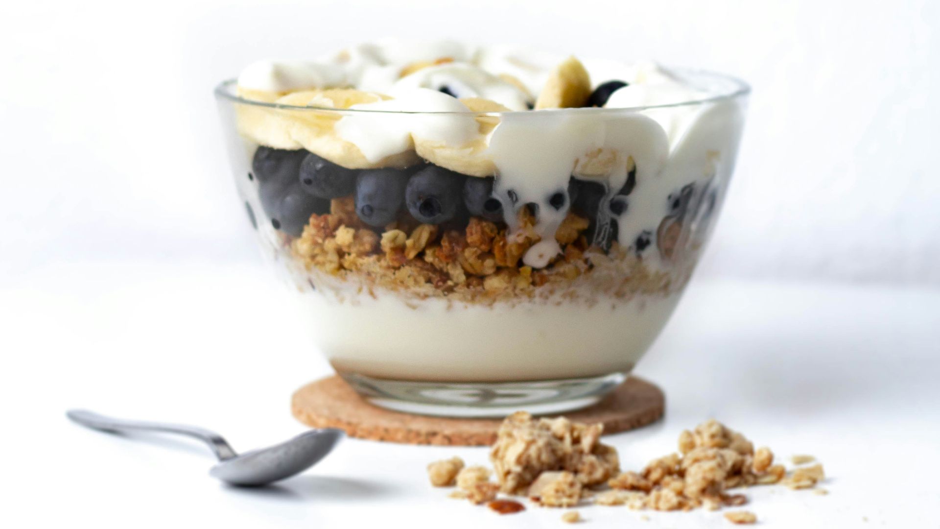 13. Parfaits au yaourt grec