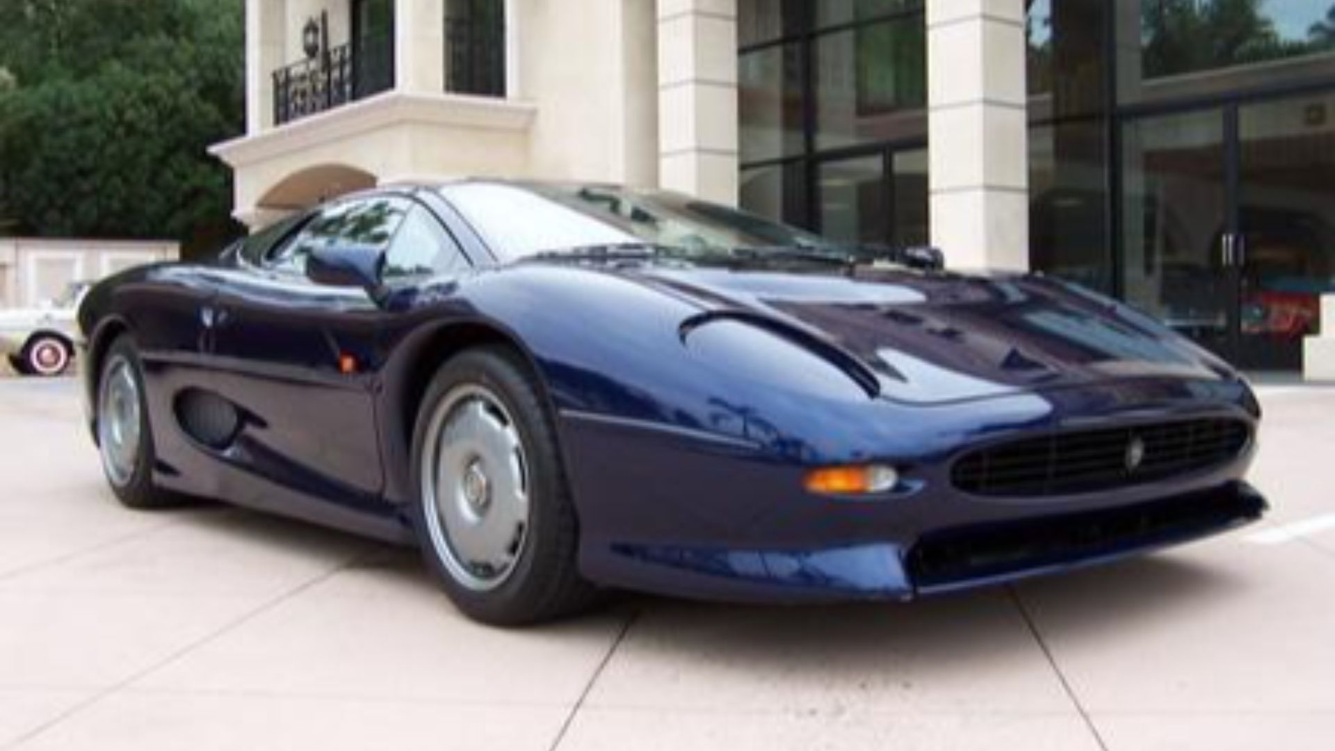 5. Jaguar XJ220