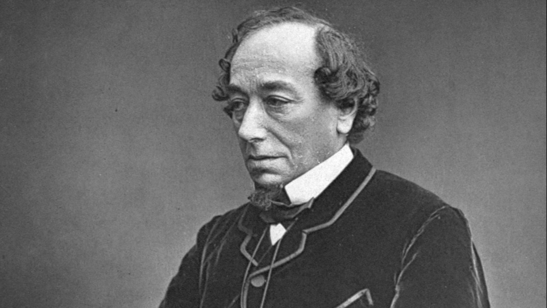 10. « Tes principes ou ta maîtresse »