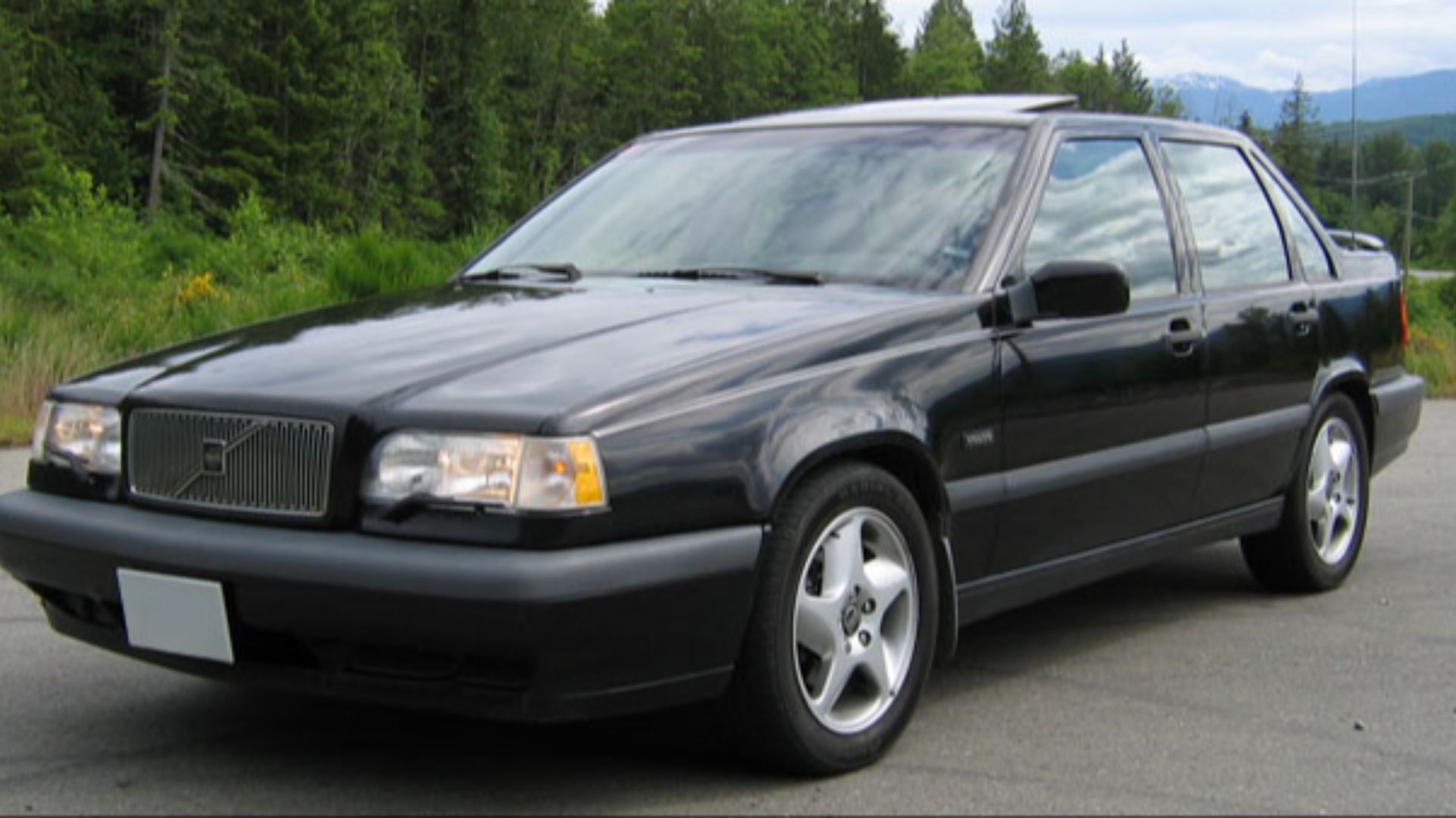 7. Volvo 850
