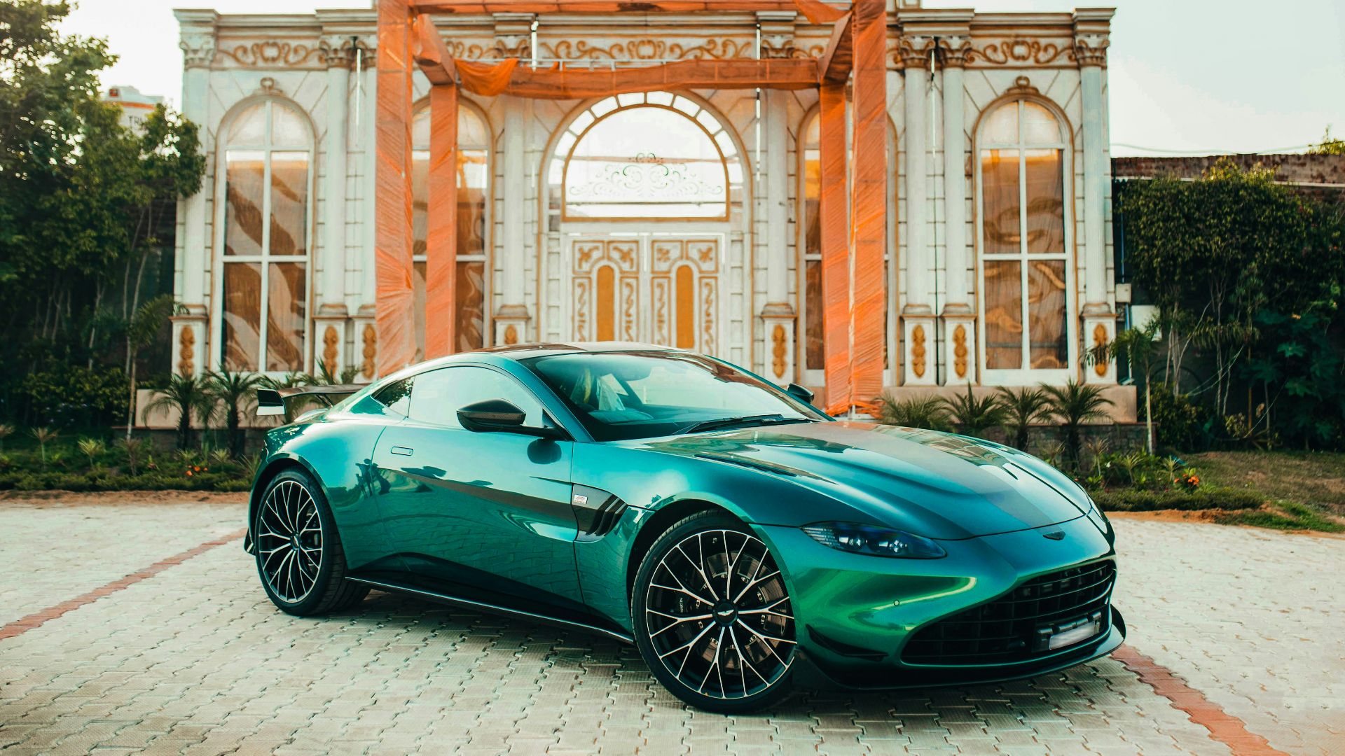 15. Aston Martin Vantage