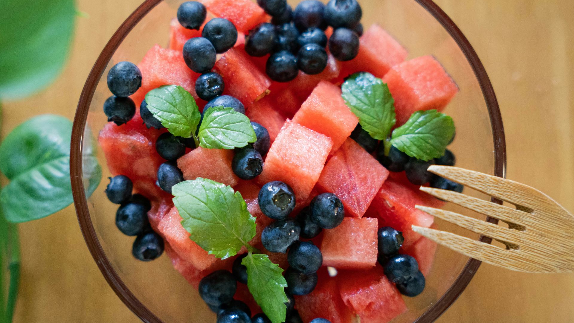 17. Salade de fruits à la menthe et au citron vert