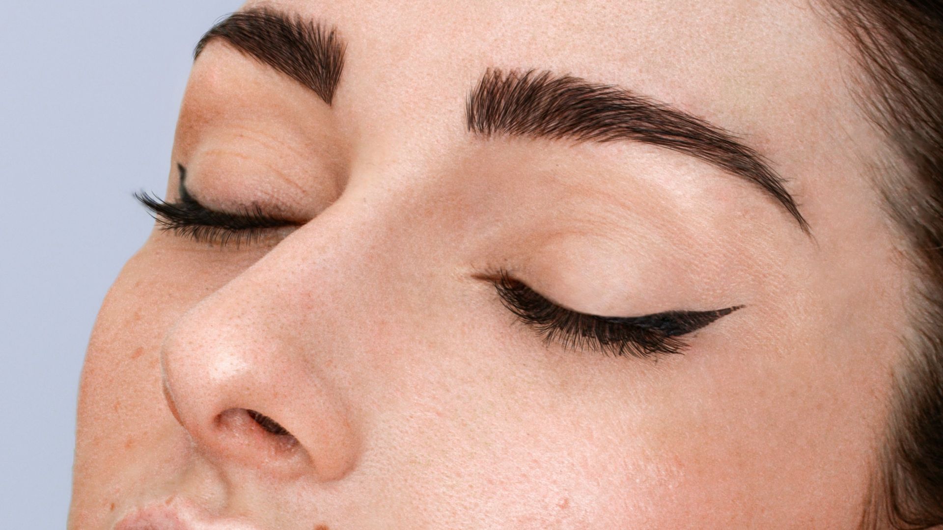 5. Des sourcils parfaitement dessinés, dignes d'Instagram