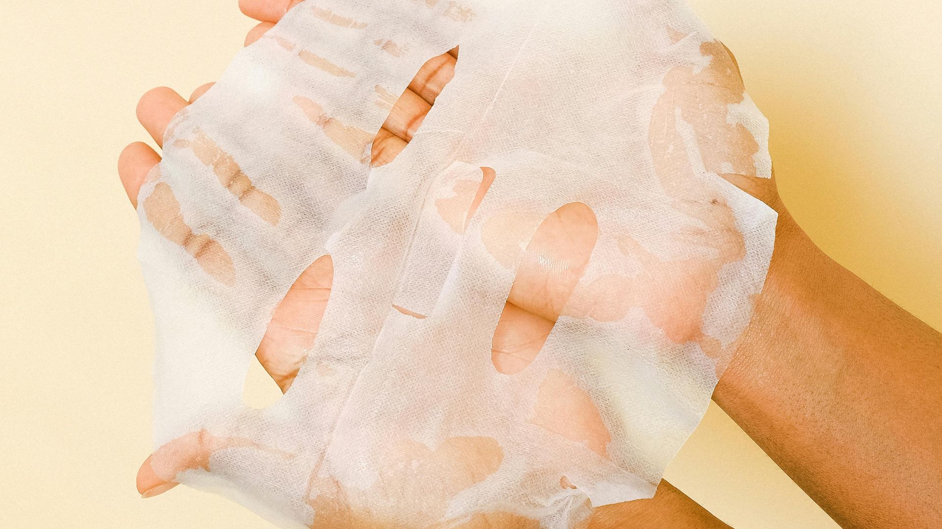 3. Essayez un masque pour les mains une fois par semaine