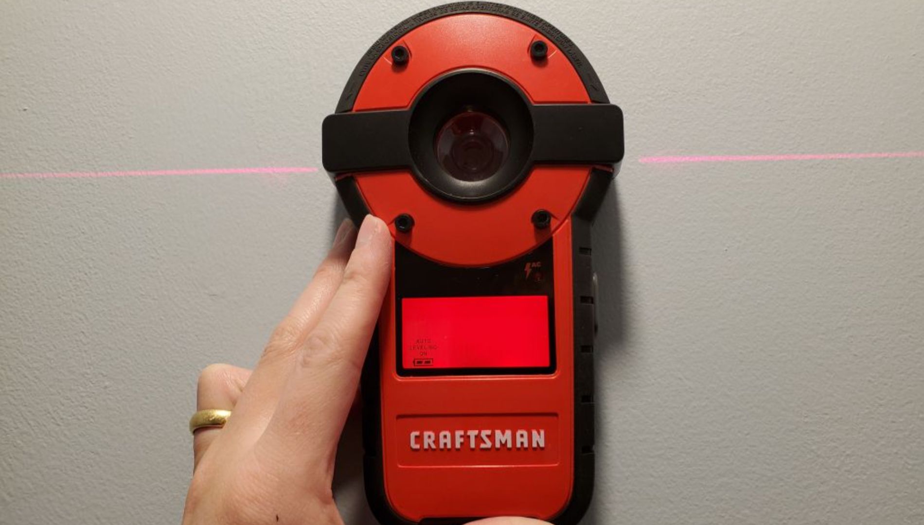 Detector for studs and electrical wires