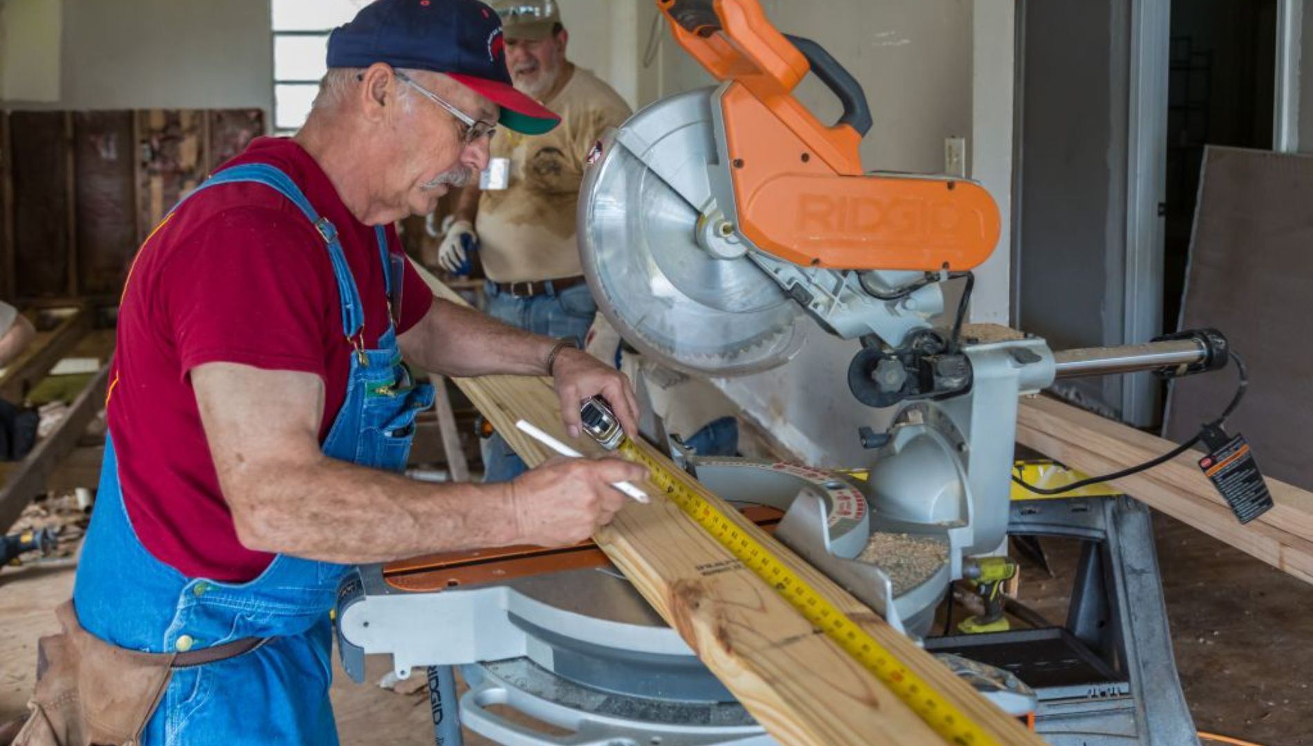 Mitre saw