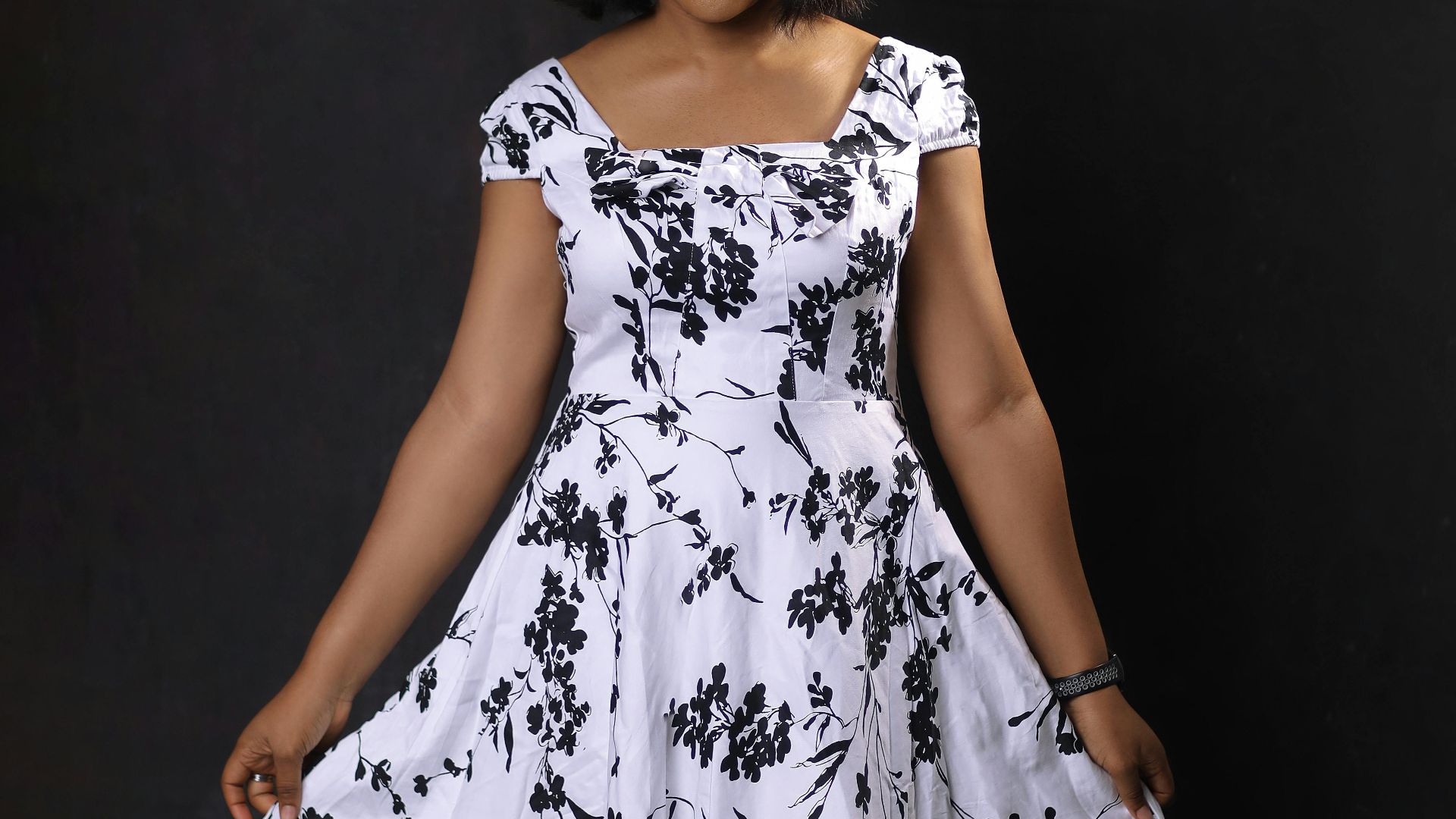 6. Une robe ajustée et évasée