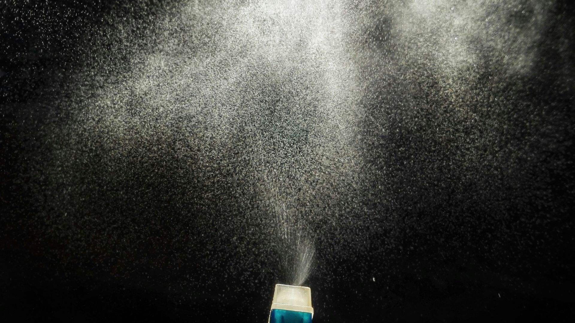 8. Spray salin