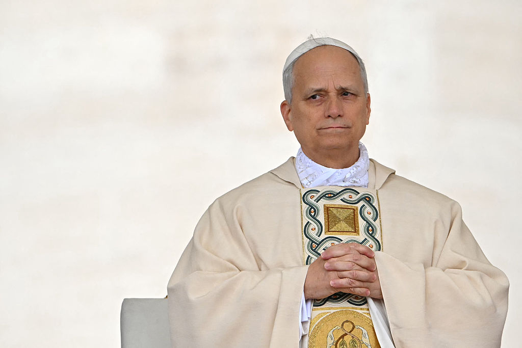 Pope Leo apologizes