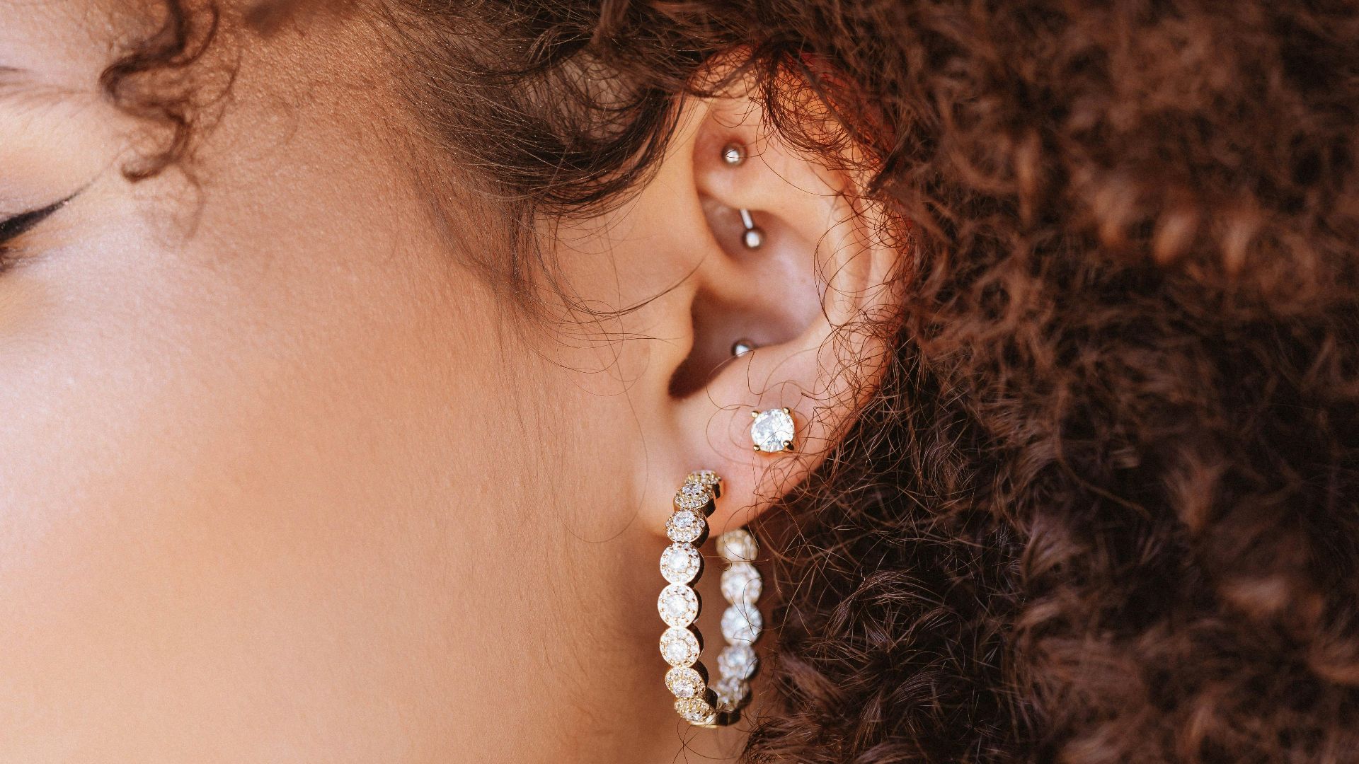 8. Des boucles d'oreilles qui ont du caractère