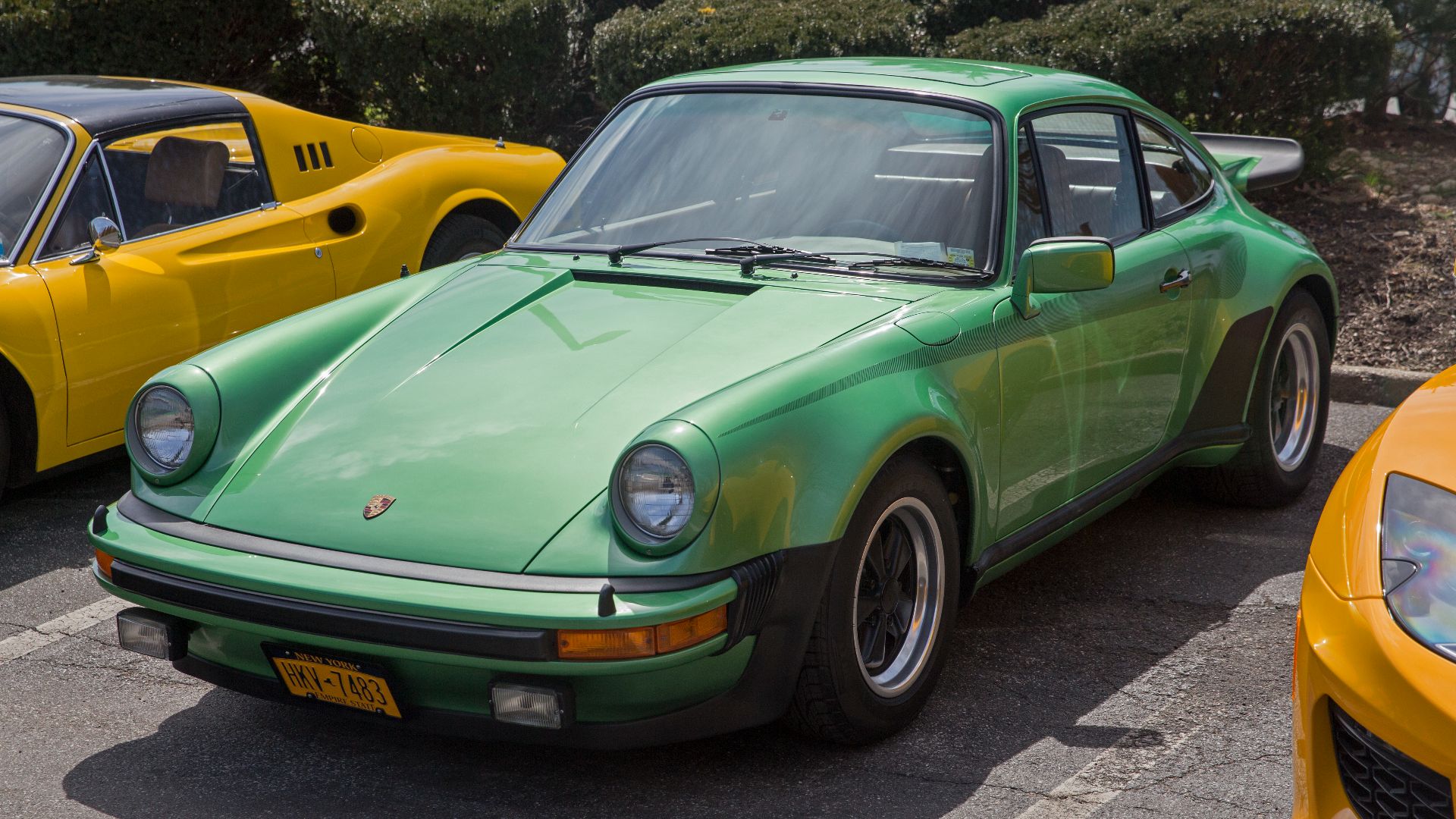 1. Porsche 911 Dakar