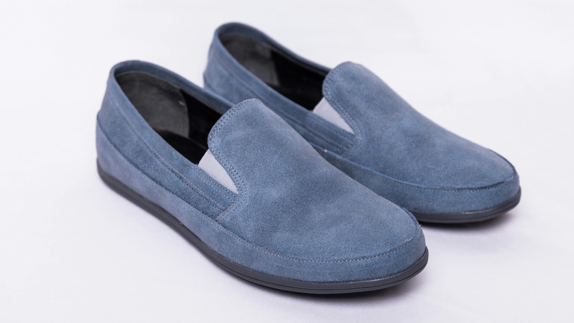 1. Chaussures en daim