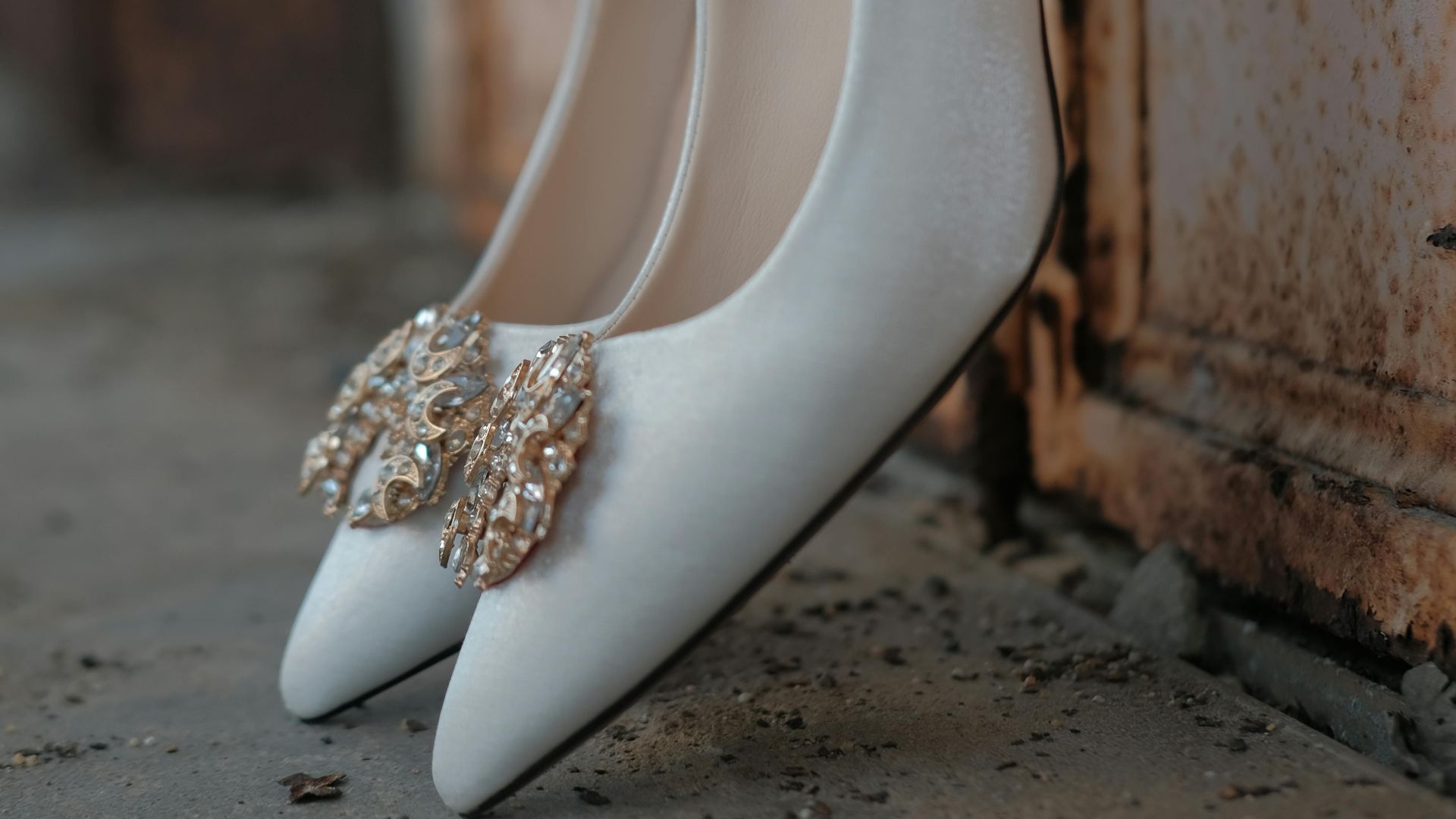 1. Escarpins classiques en satin