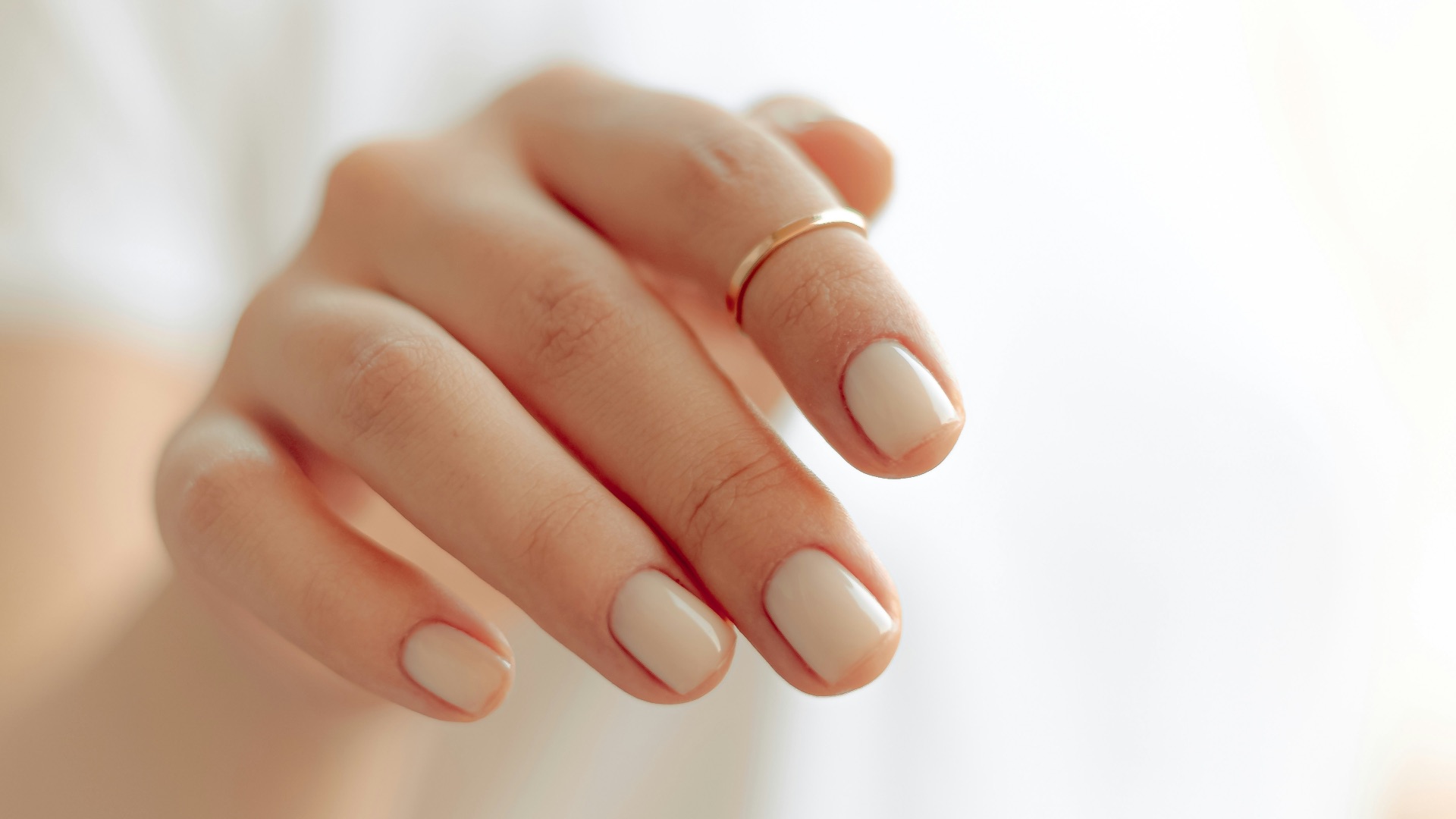 12. Prenez soin de vos ongles