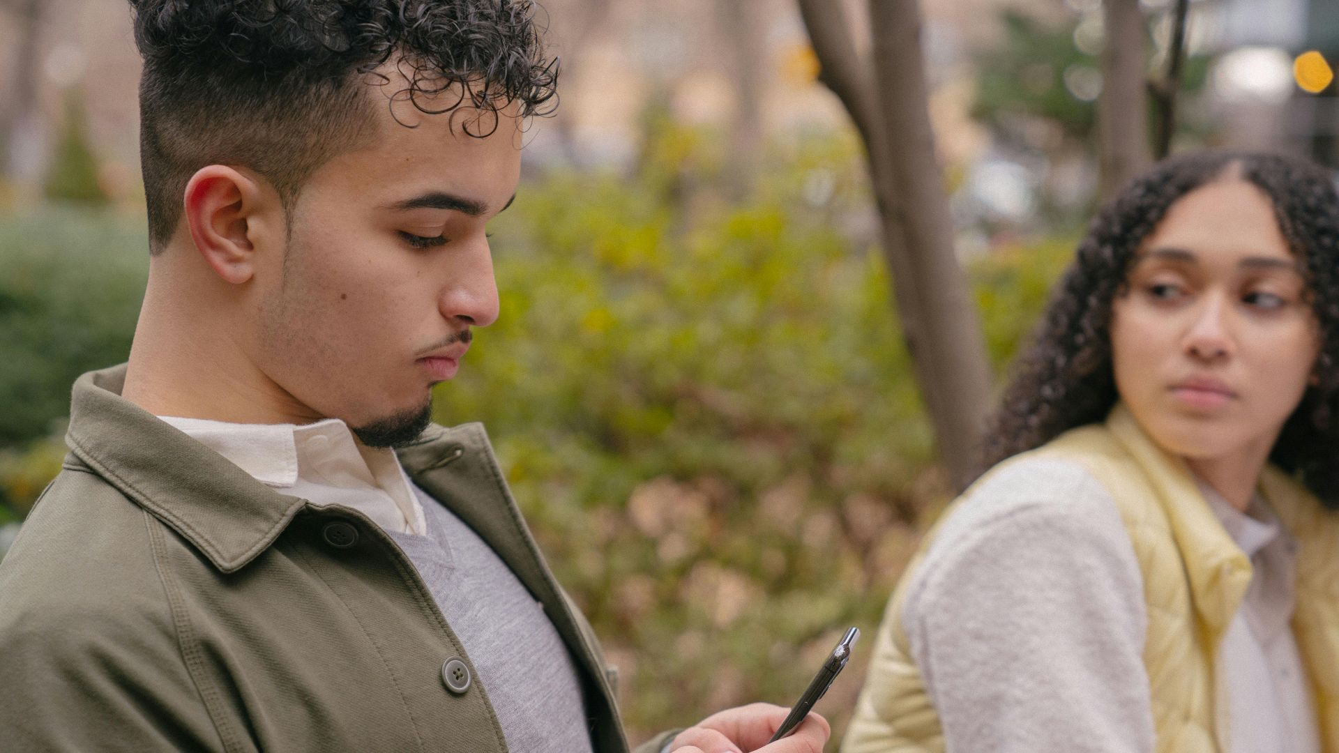 9. Ils ne cessent de parler de la même personne