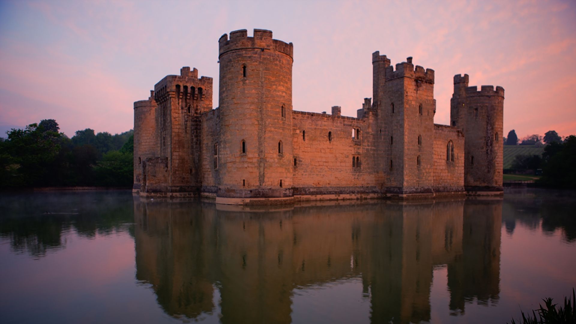 8. Le château de Bodiam, en Angleterre