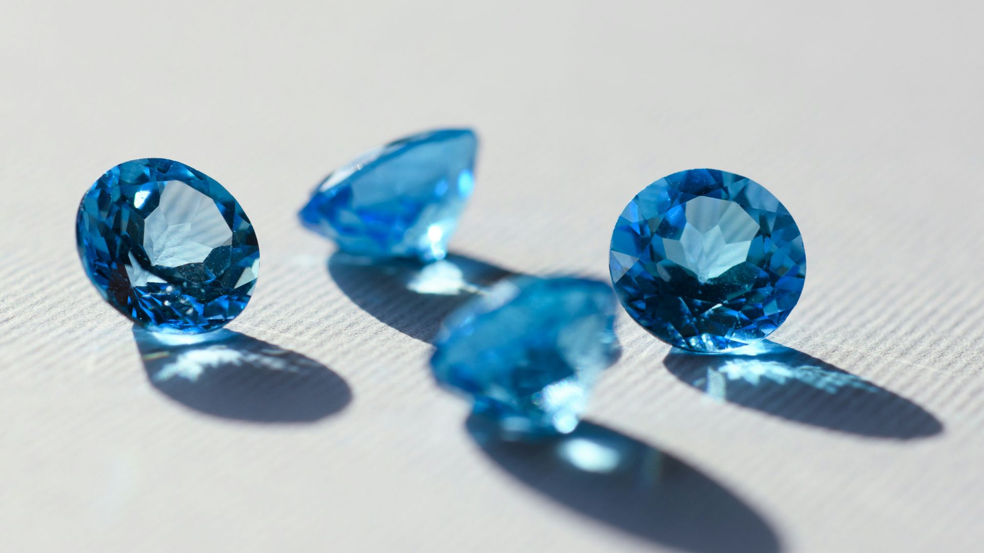 18. Strass pour les dents