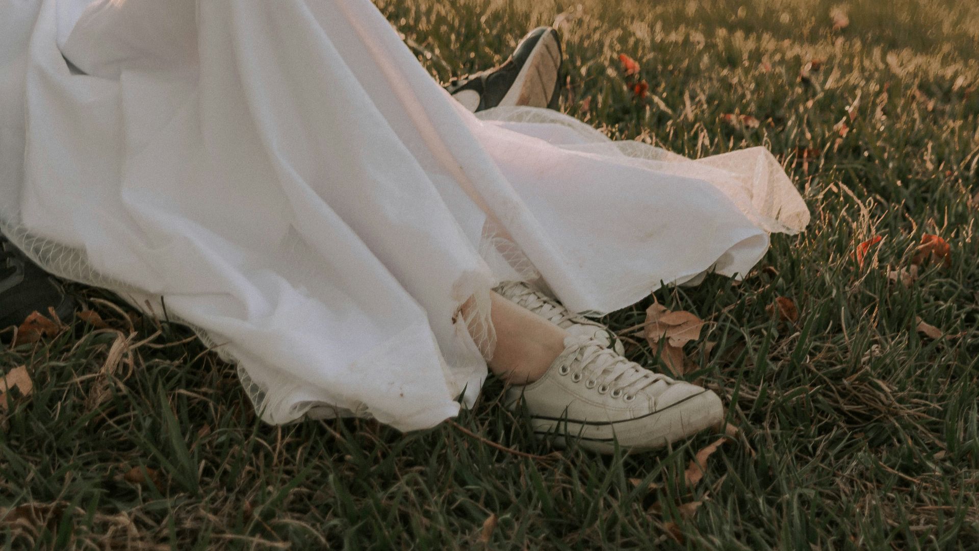 6. Des baskets de mariée élégantes