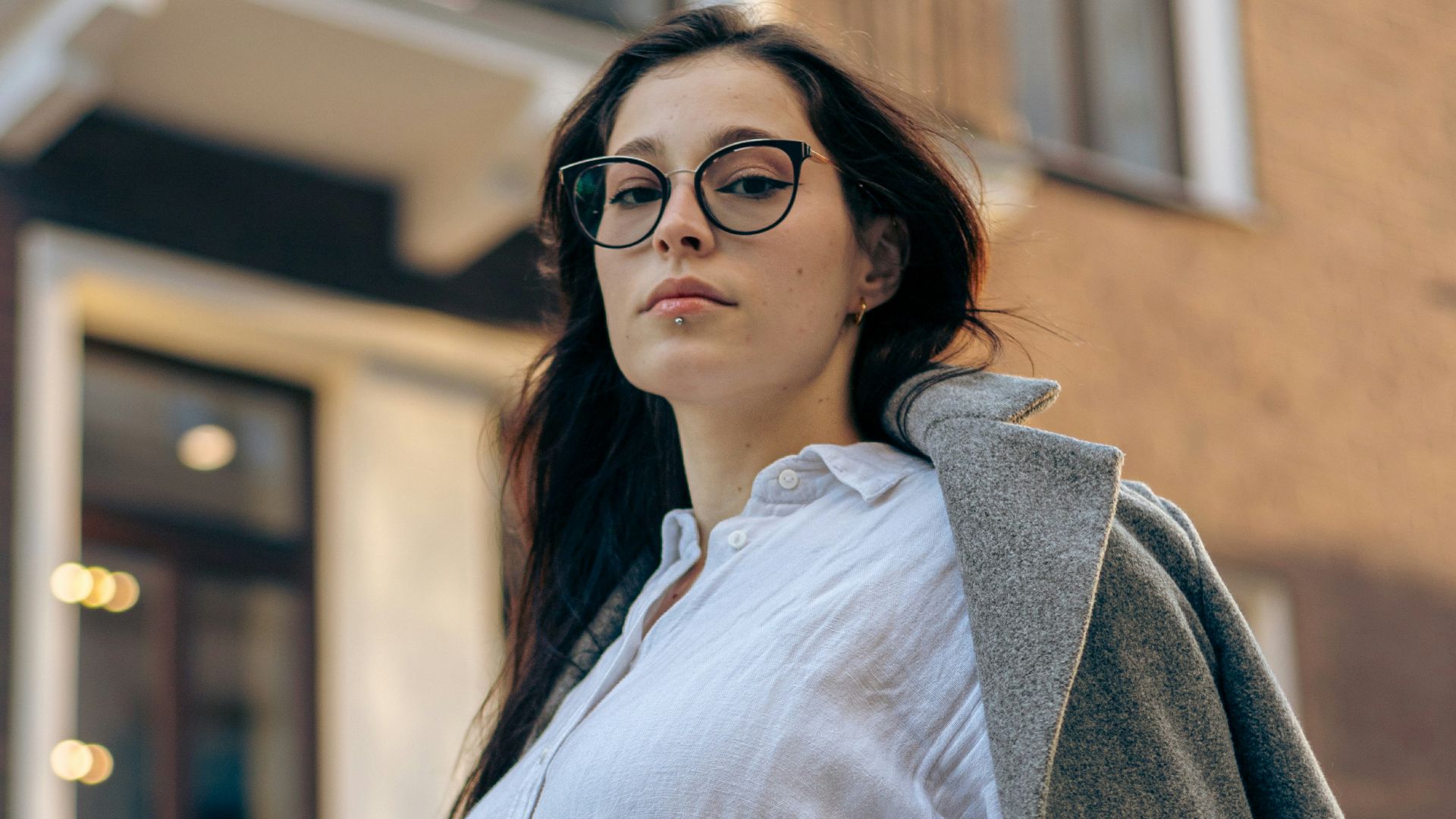 11. Blanc et gris clair