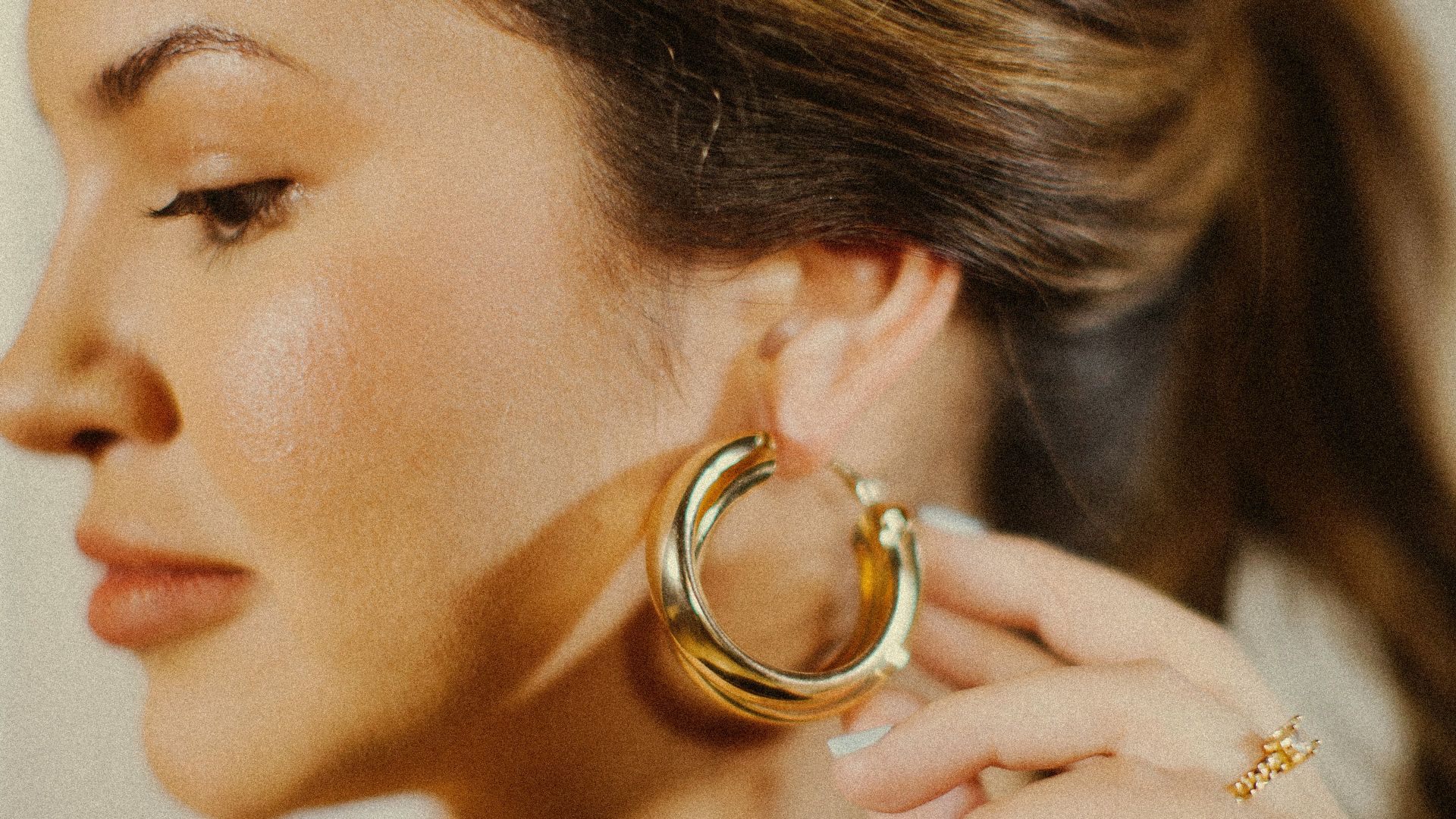 10. Boucles d'oreilles créoles classiques
