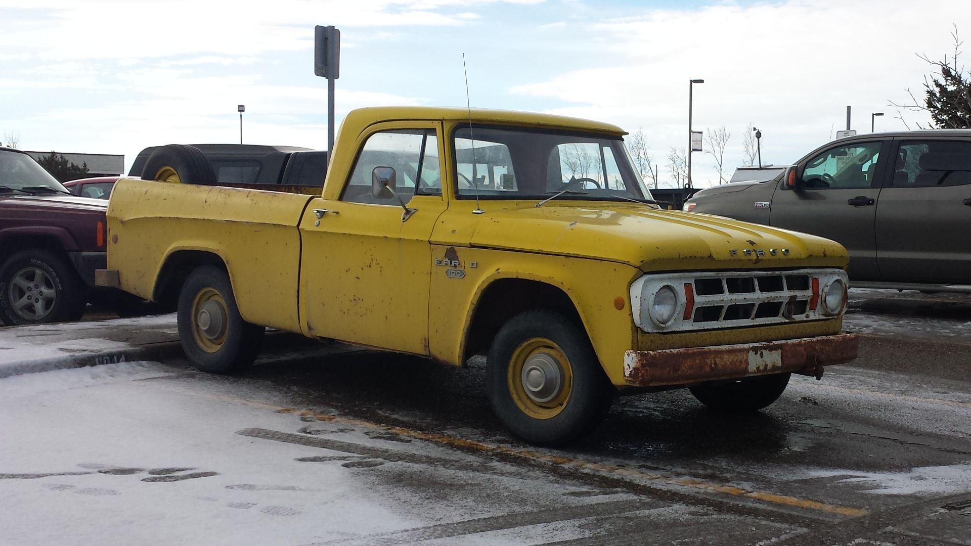 11. Dodge D100 Sweptline de 1968