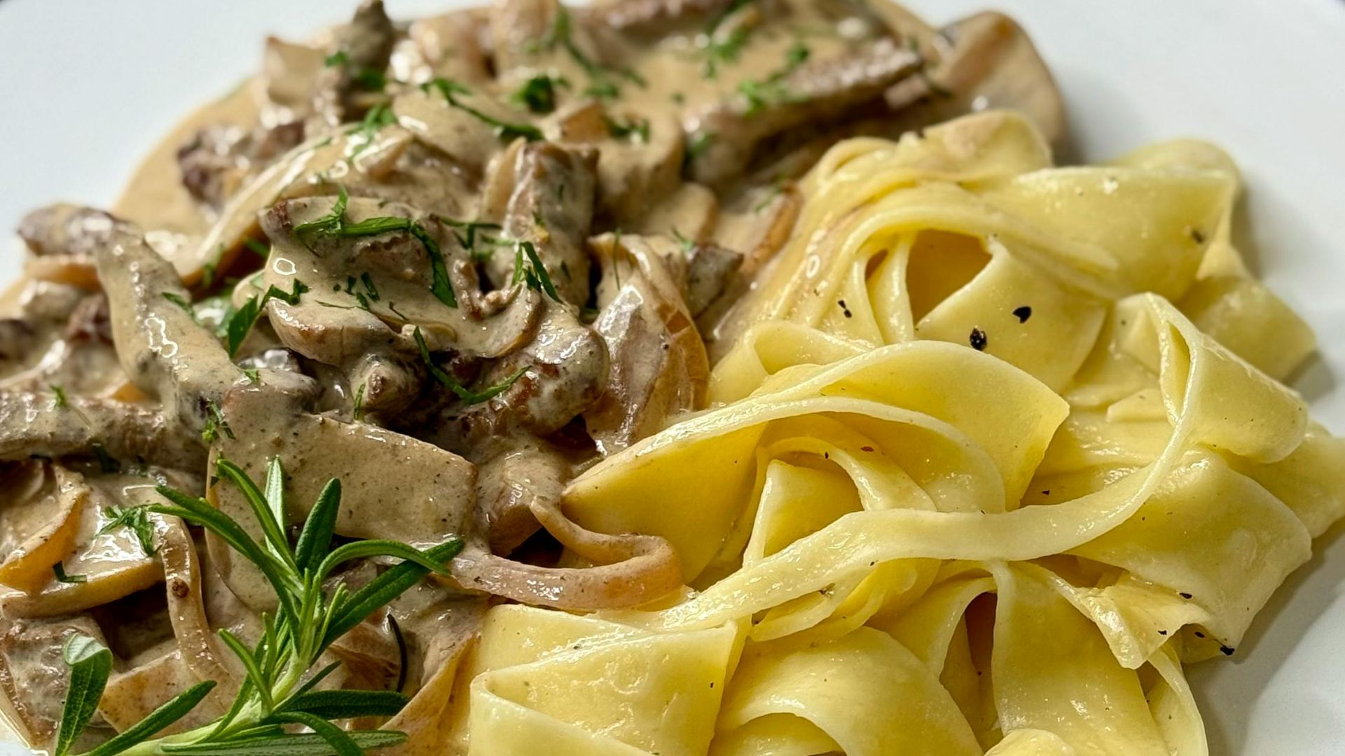 14. Bœuf Stroganoff à la moutarde de Dijon