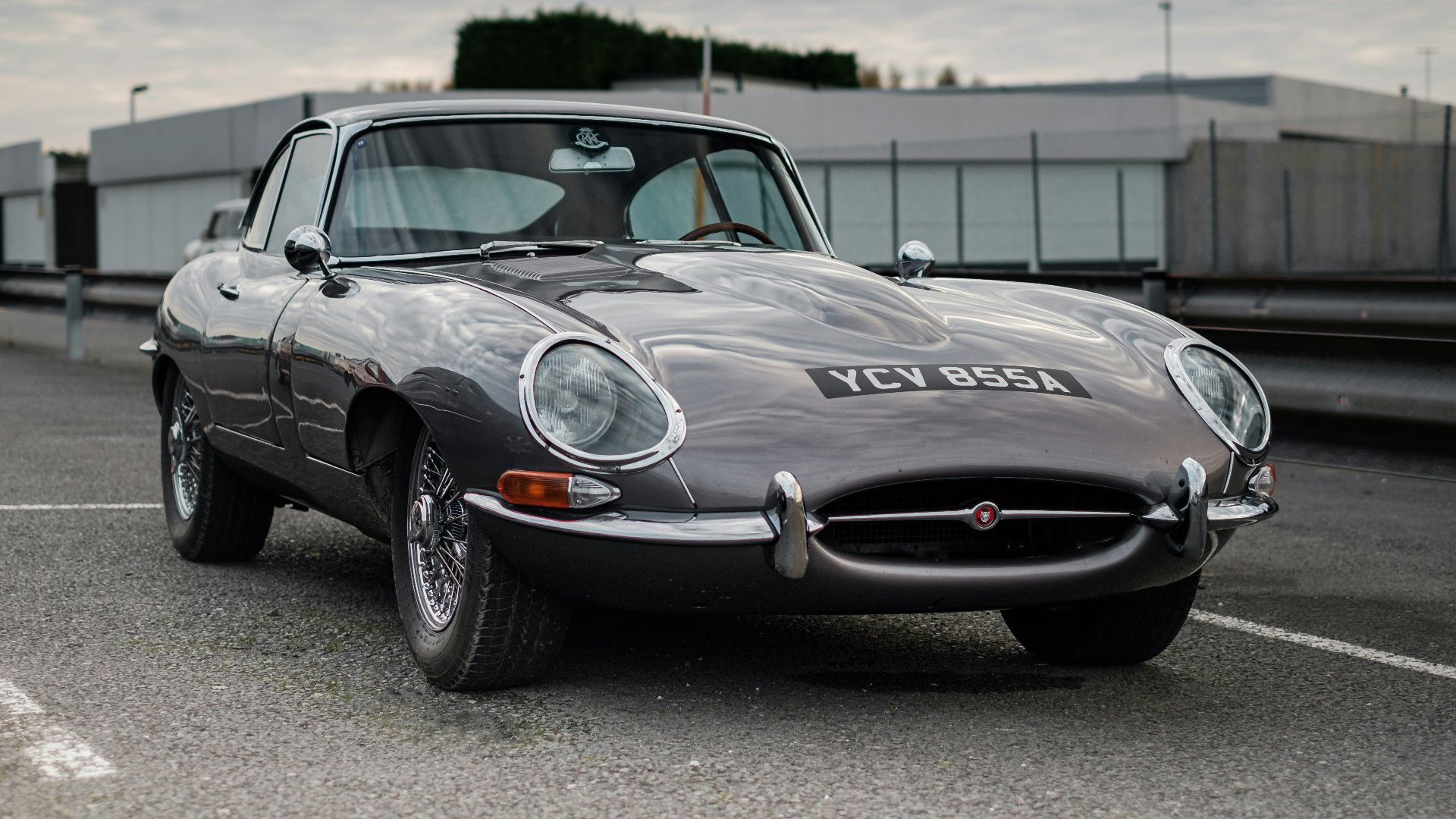 4. Jaguar Type E