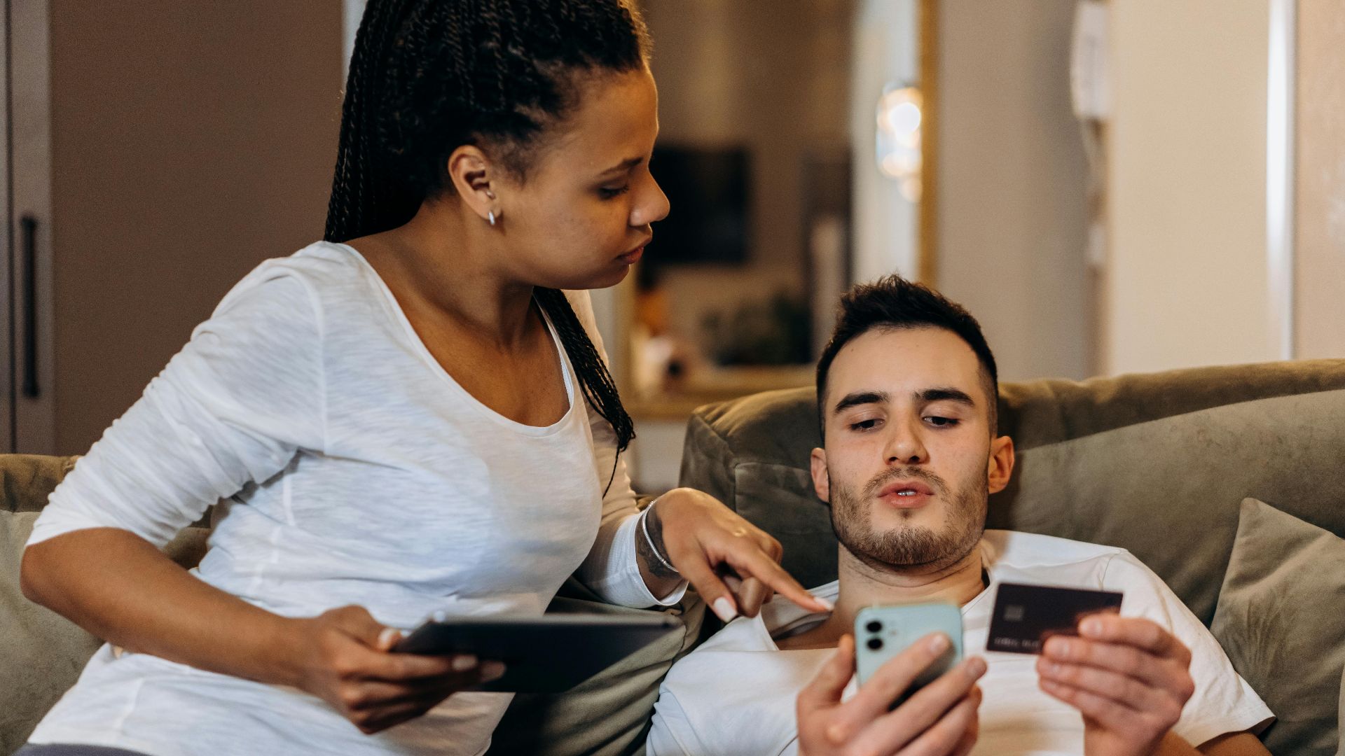 17. Le comportement en ligne est considéré comme un comportement relationnel