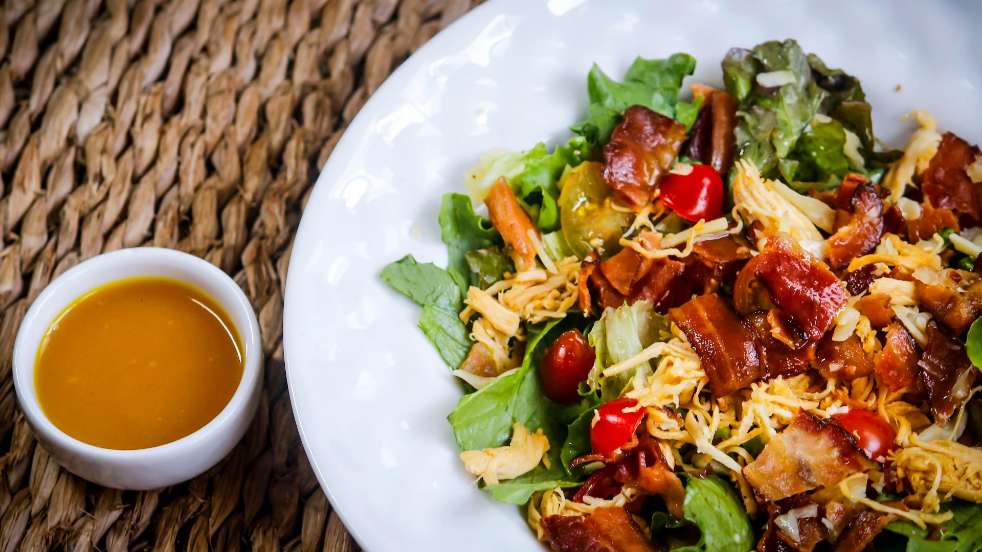 8. Salades avec la vinaigrette à part