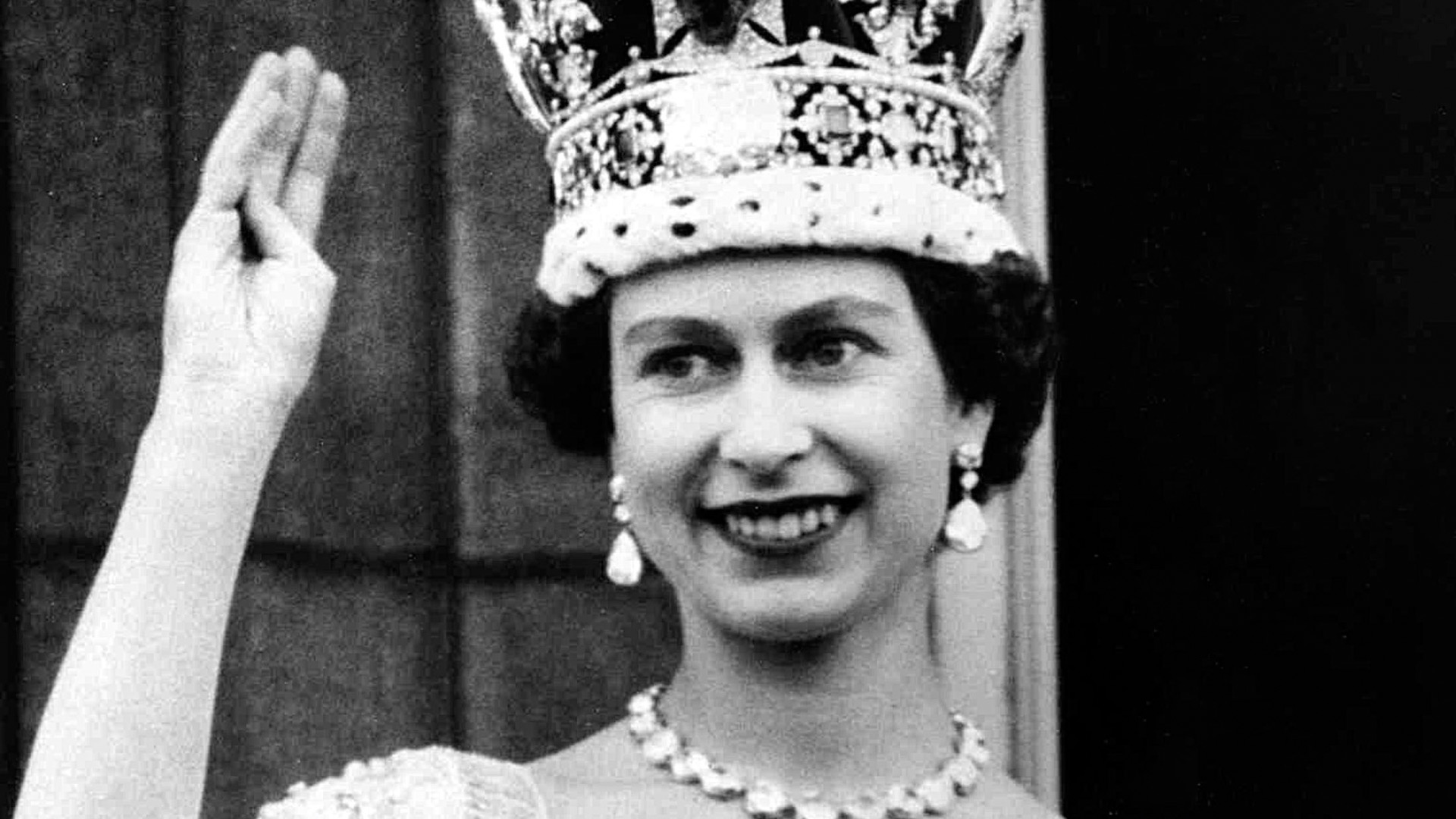 8. Elle est devenue reine alors qu'elle se trouvait à l'étranger