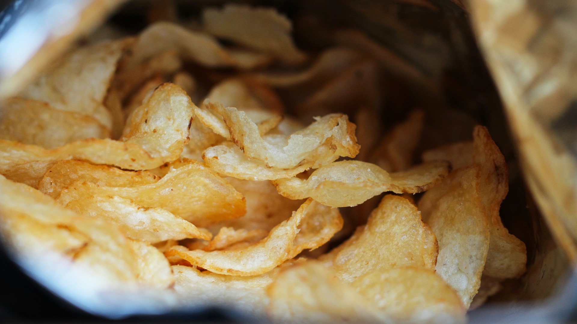 7. Les snacks qui craquent et font du bruit pendant les réunions