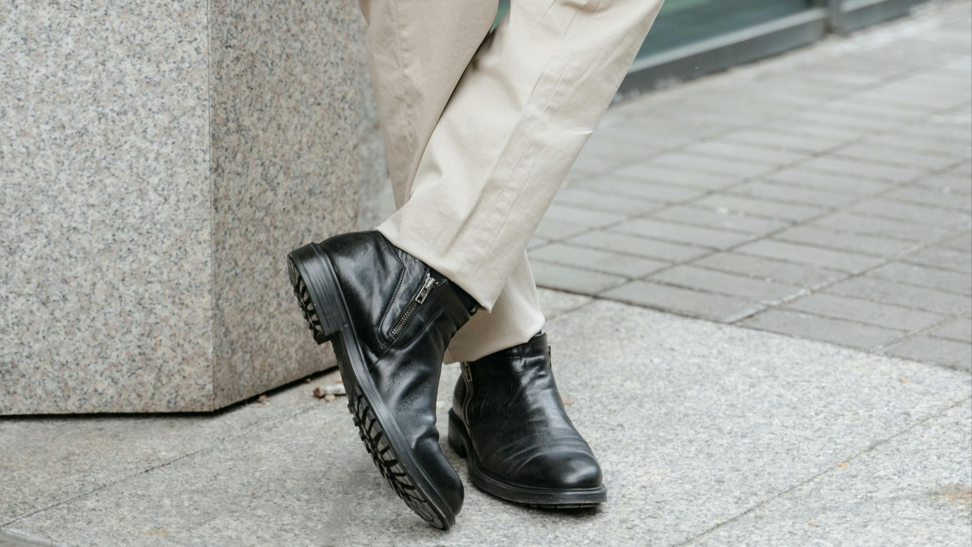 5. Pantalons à ourlet droit