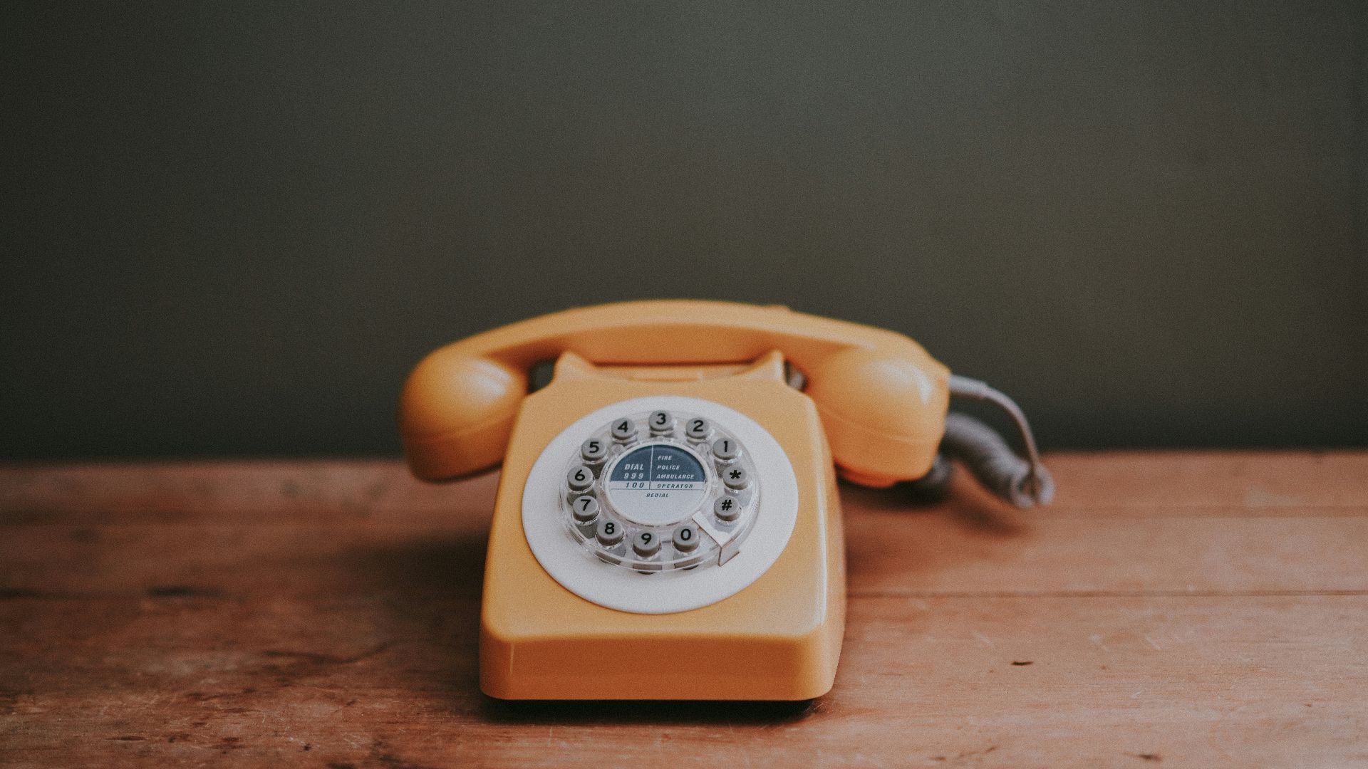 4. Un téléphone